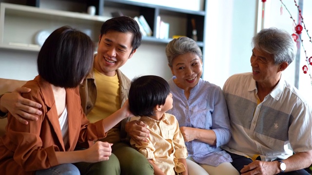 春節期間亞洲家庭團聚視頻素材