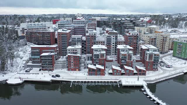 冬季现代公寓楼鸟瞰图视频素材