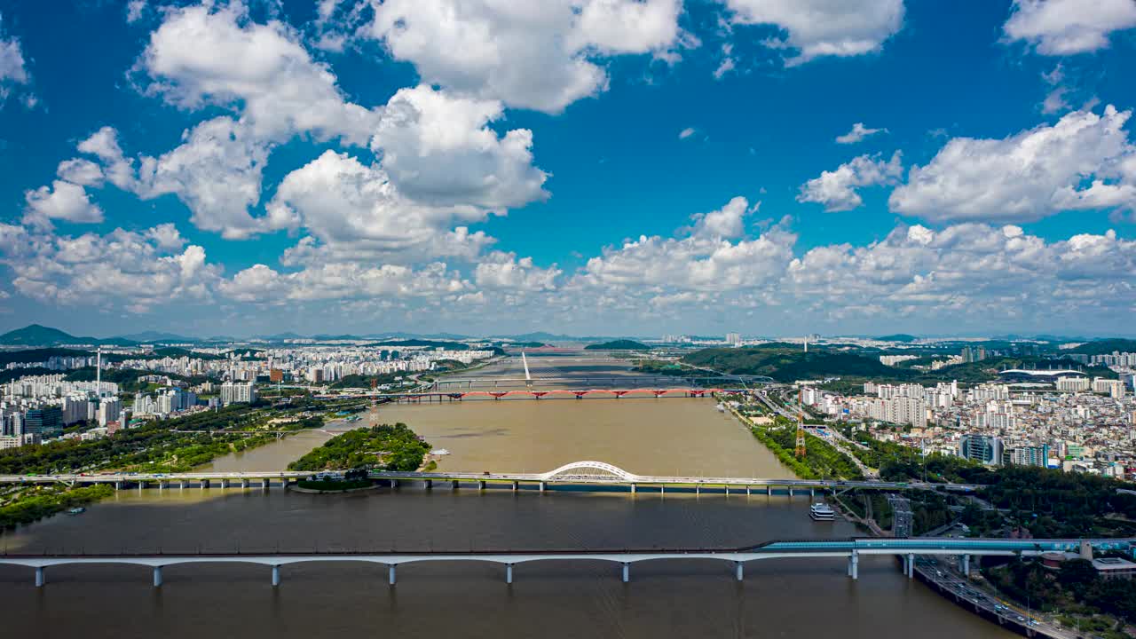 韩国首尔，汉江/永登浦区和麻浦区市中心和大桥视频素材