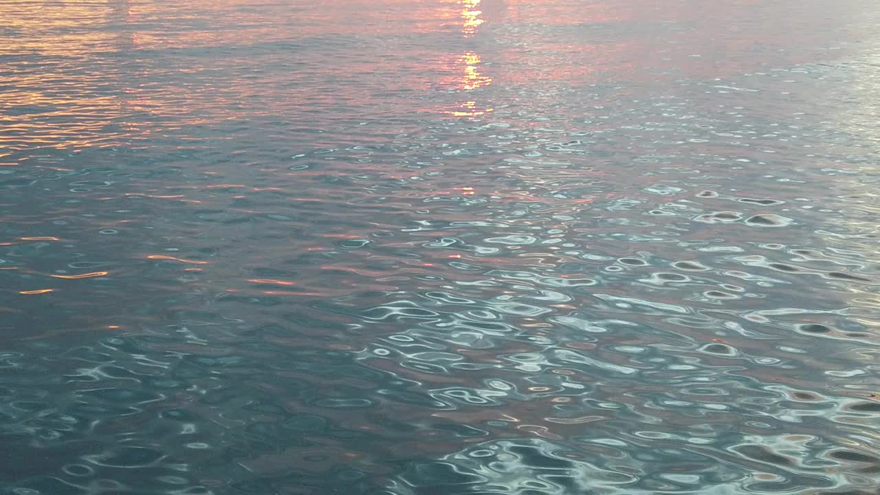 日落和宁静的大海视频素材