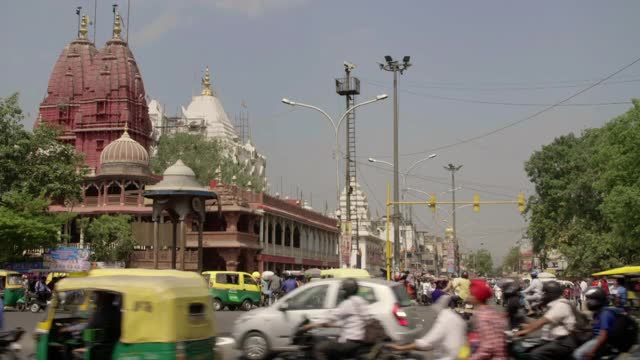 印度老德里繁忙的街道视频下载