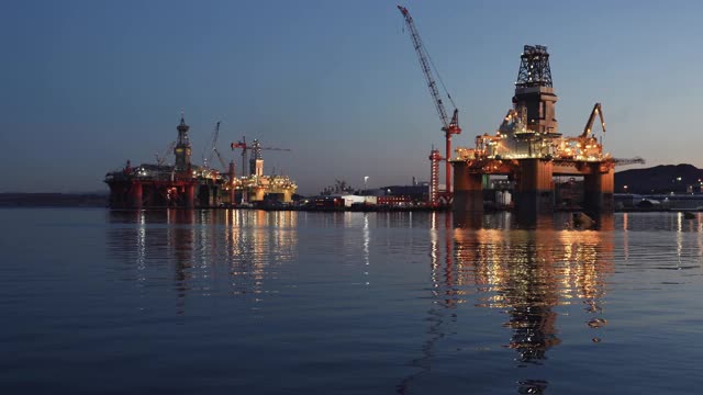 北海岸工业石油钻井平台建设工地视频素材
