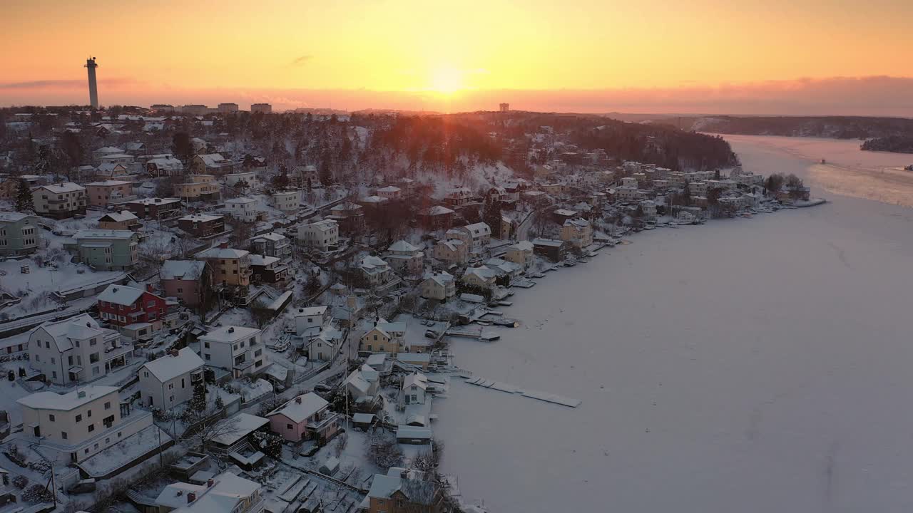 冬季日落在湖Mälaren在斯德哥尔摩视频素材