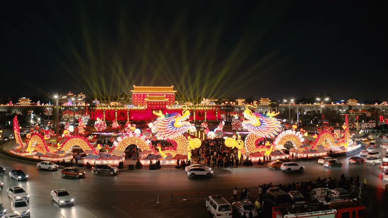 鸟瞰图古城墙南门庆祝中国春节，西安，陕西，中国视频下载
