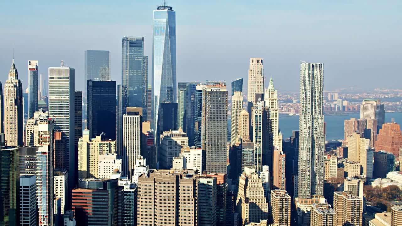 曼哈顿金融区鸟瞰图。世贸中心。视频下载