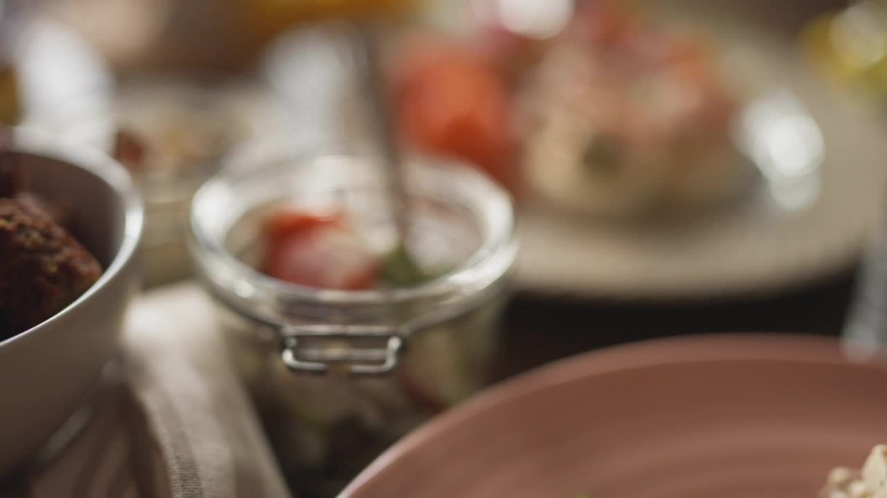 瑞典复活节餐桌上的三文鱼和鸡蛋视频素材