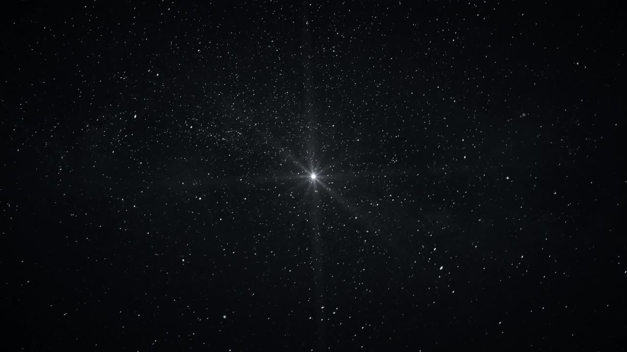 在一个充满恒星和行星的星系中朝着一颗大恒星前进视频下载