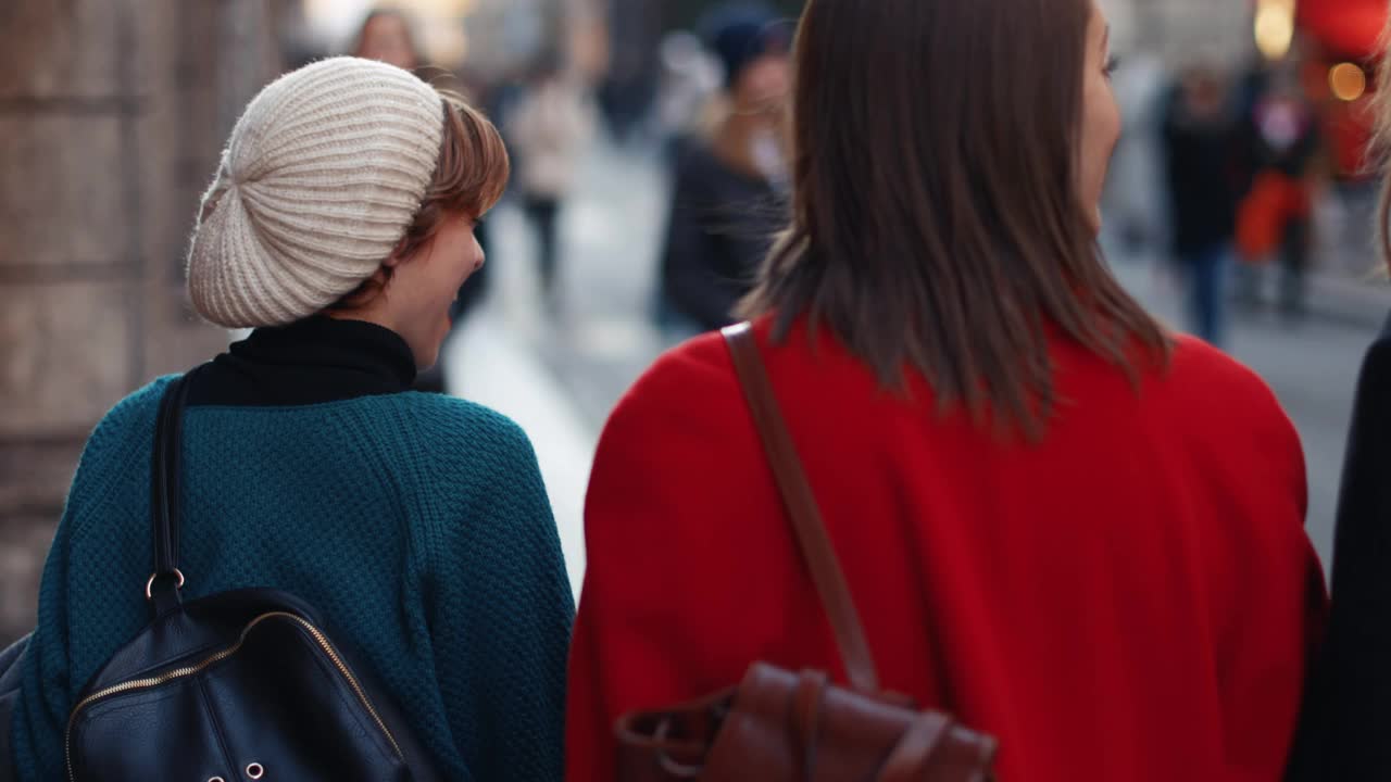 意大利羅馬，婦女們在圣誕節期間購物視頻下載