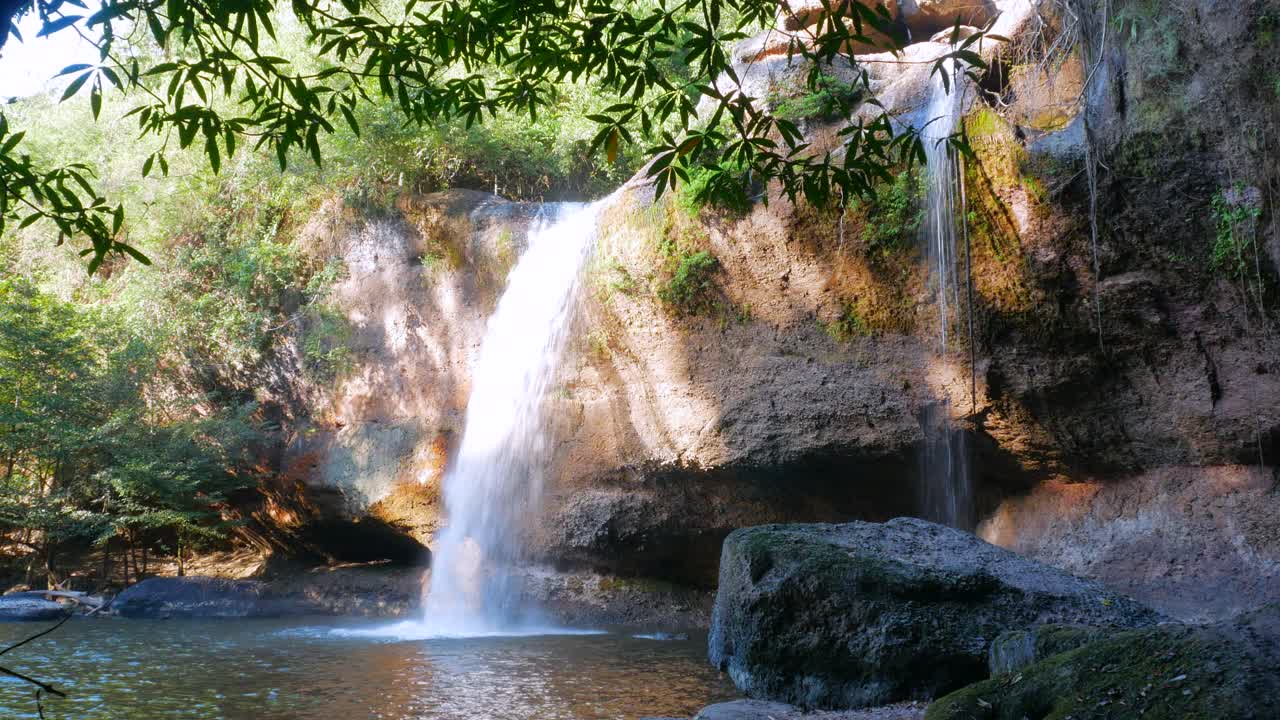 考亚艾国家公园的休苏瓦特瀑布视频素材