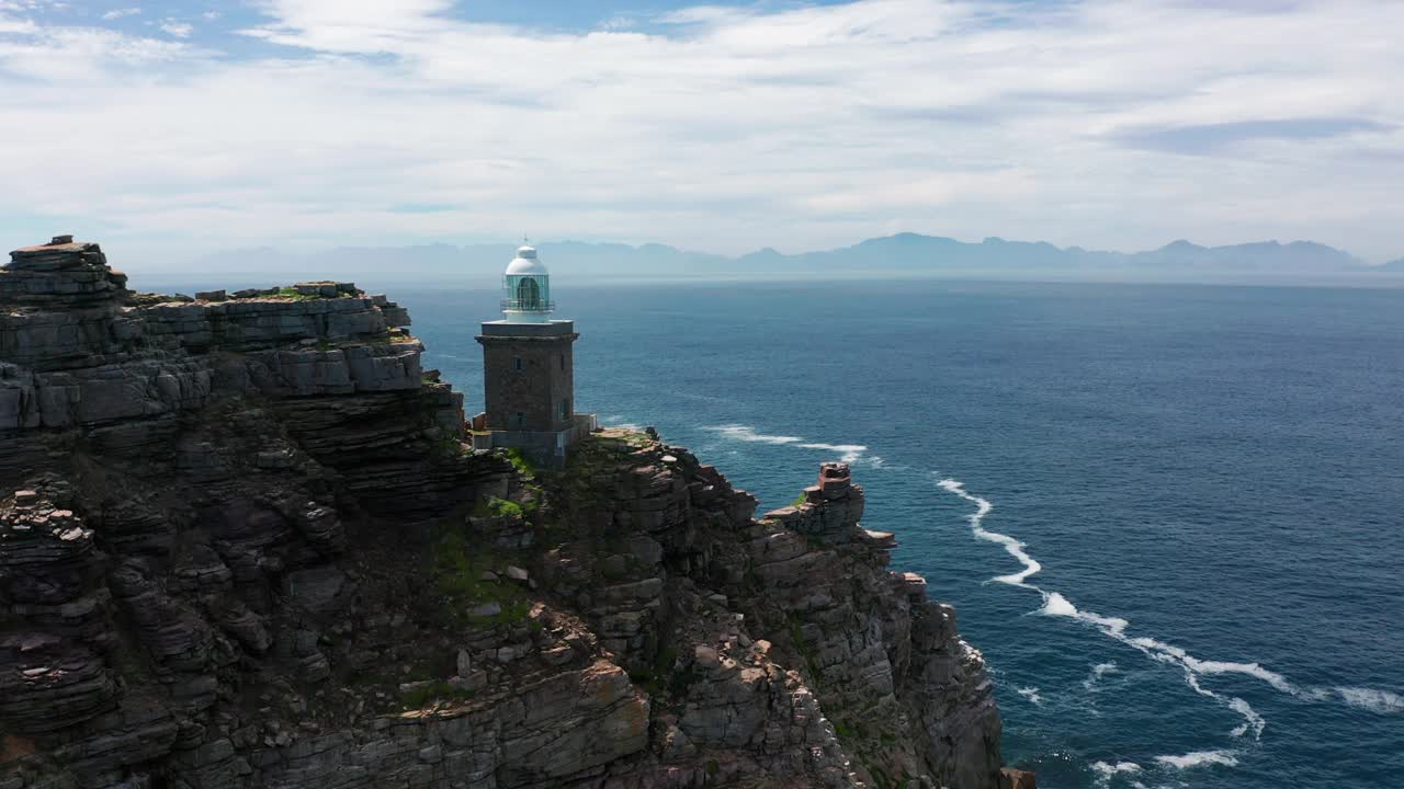 鸟瞰图好望角和旧灯塔在海角半岛，开普敦，南非视频素材