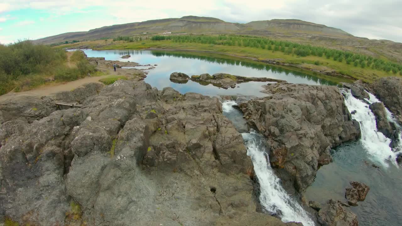冰岛瀑布鸟瞰图视频素材