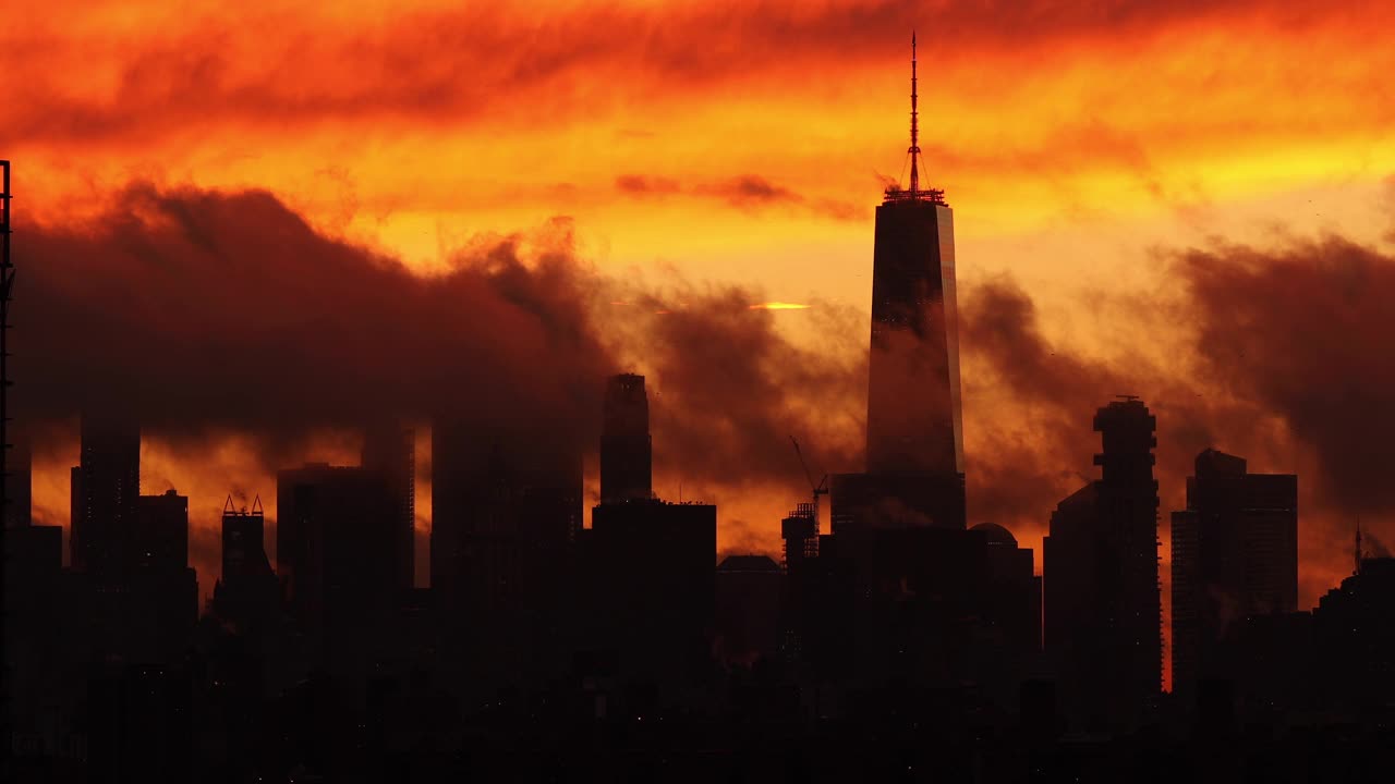纽约上空的日落风暴云视频下载