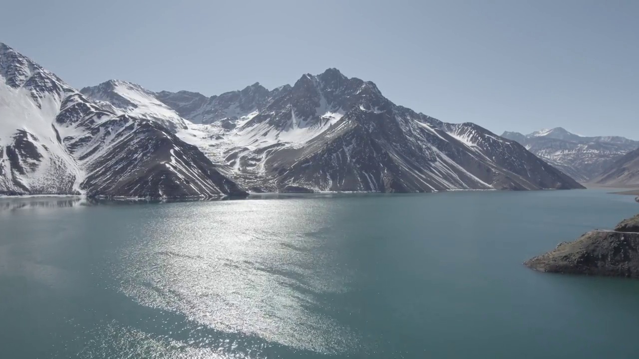 智利安第斯山脉的埃尔耶索水库视频购买