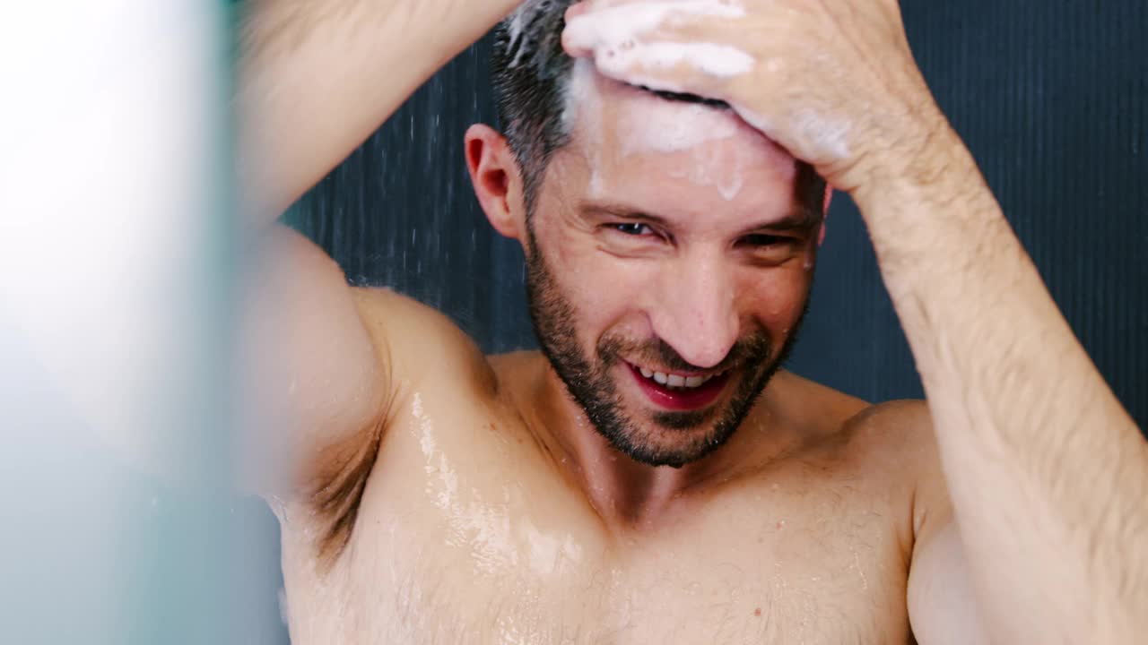洗澡的男人视频下载