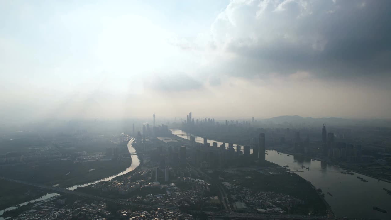 城市天空的鸟瞰图视频下载