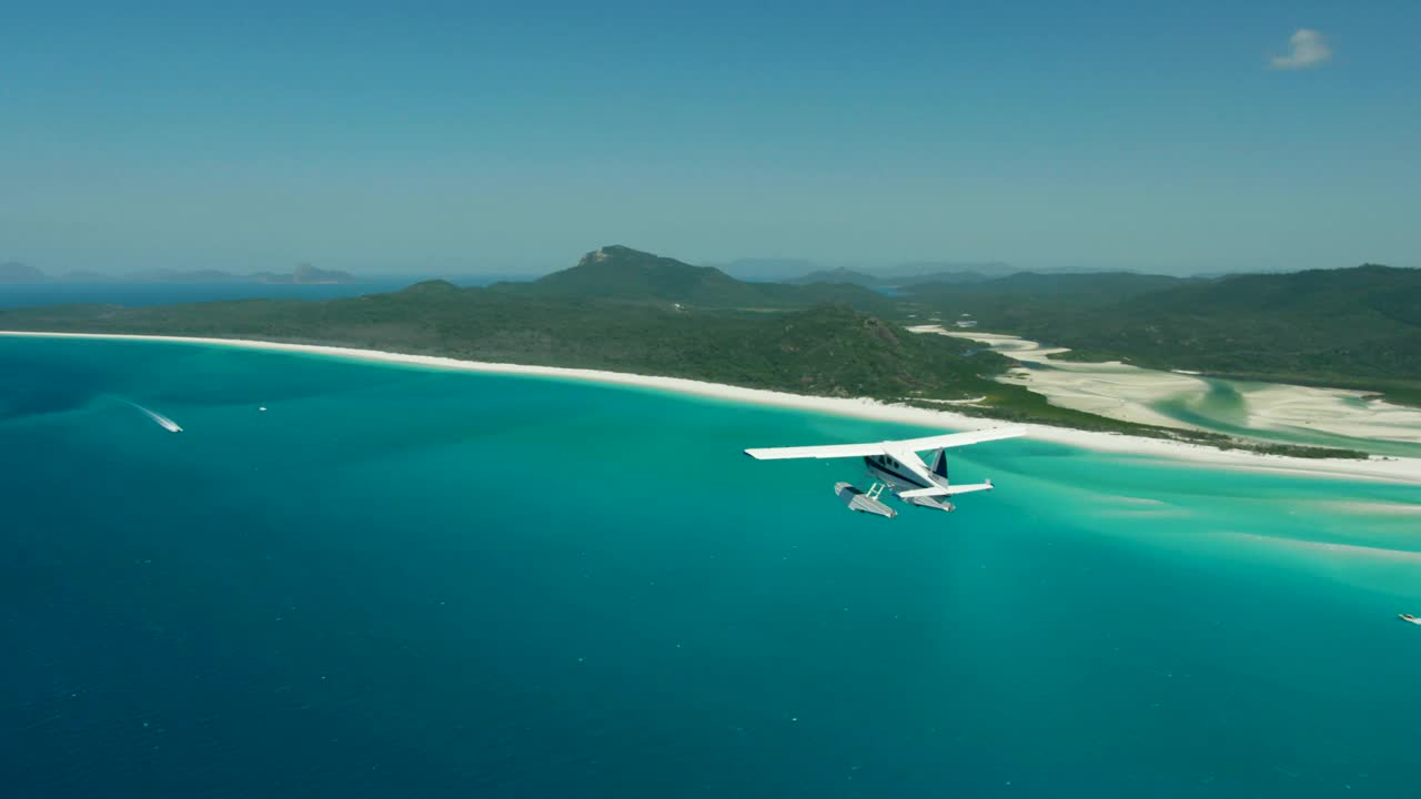 怀特黑文海滩航拍与水上飞机大堡礁视频素材