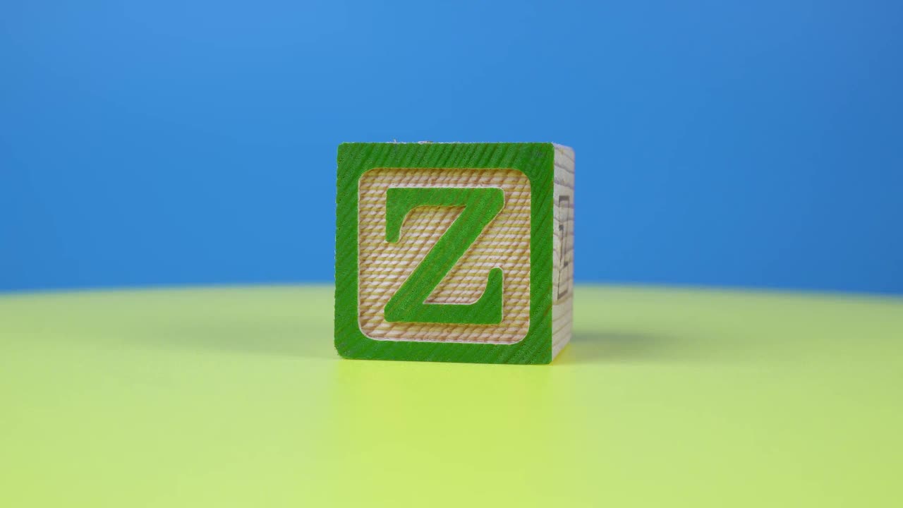 特写字母“Z”字母木块视频素材