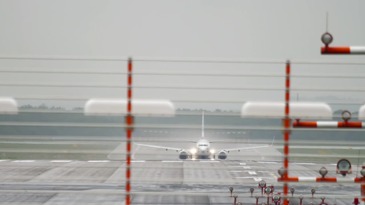 飞机起飞，正面视频素材