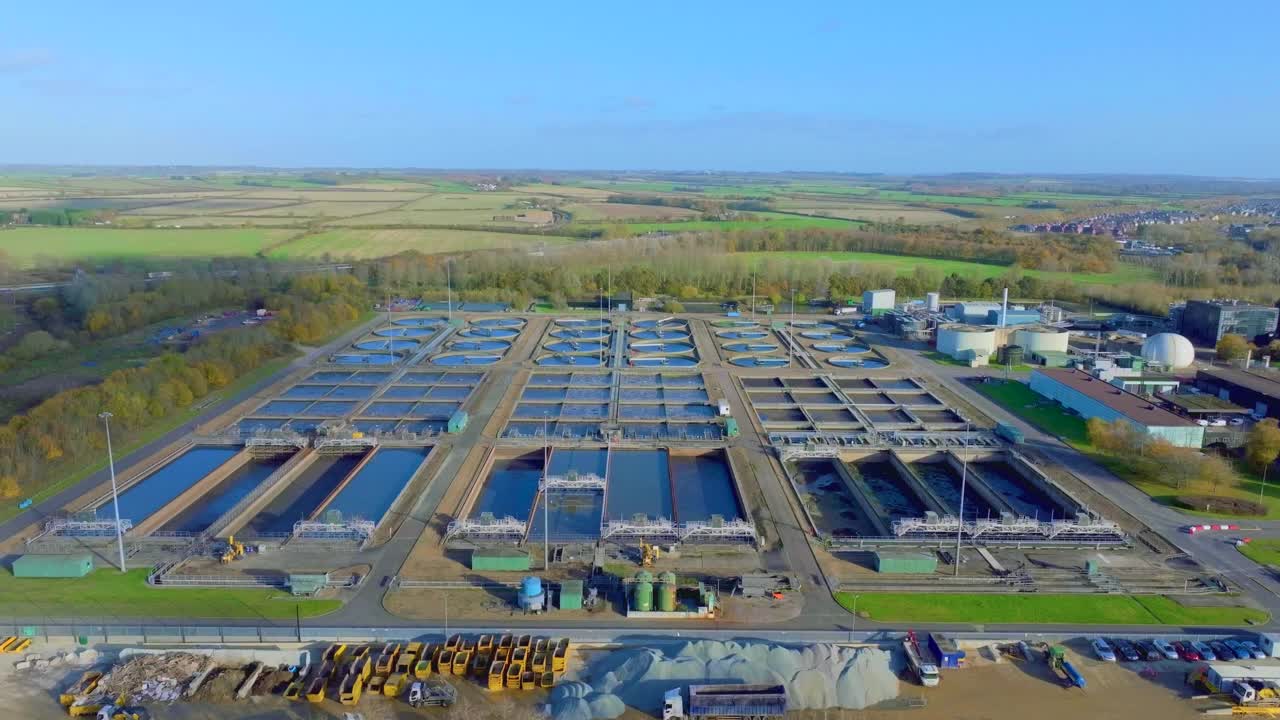 现代污水处理厂净化池航拍图视频素材