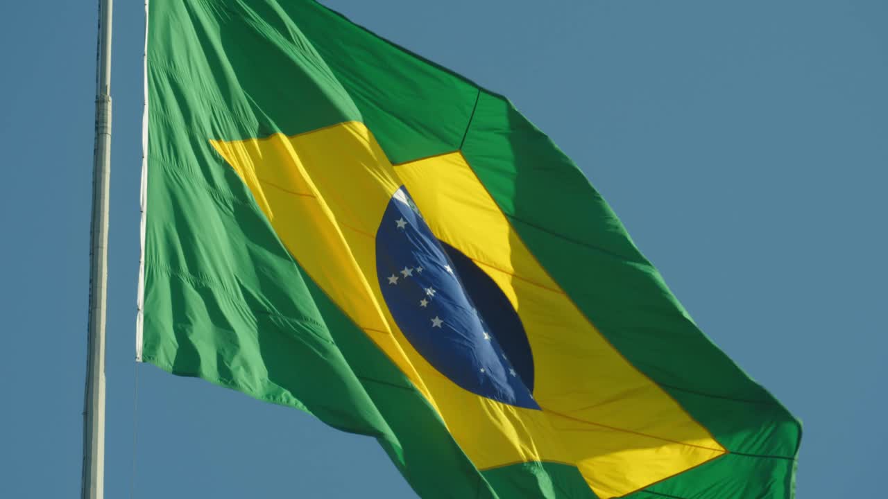 巴西国旗迎风飘扬视频下载