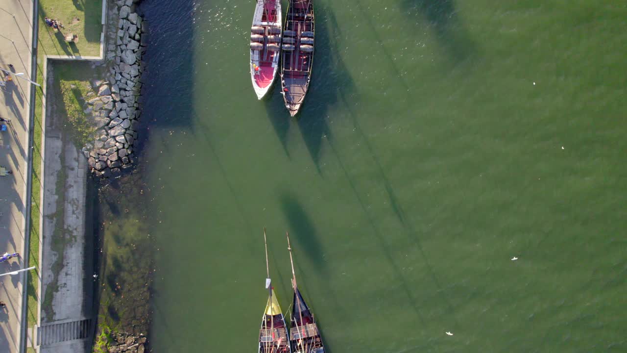 波尔图杜罗河的鸟瞰图视频素材