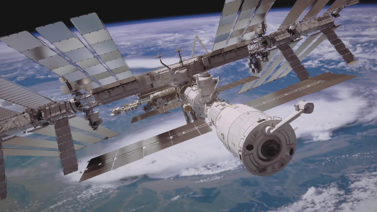 国际空间站ISS飞越地球大气层。视频素材