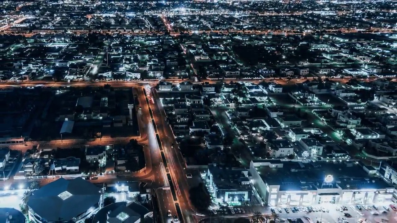 夜间居住区鸟瞰图/迪拜，阿联酋视频下载