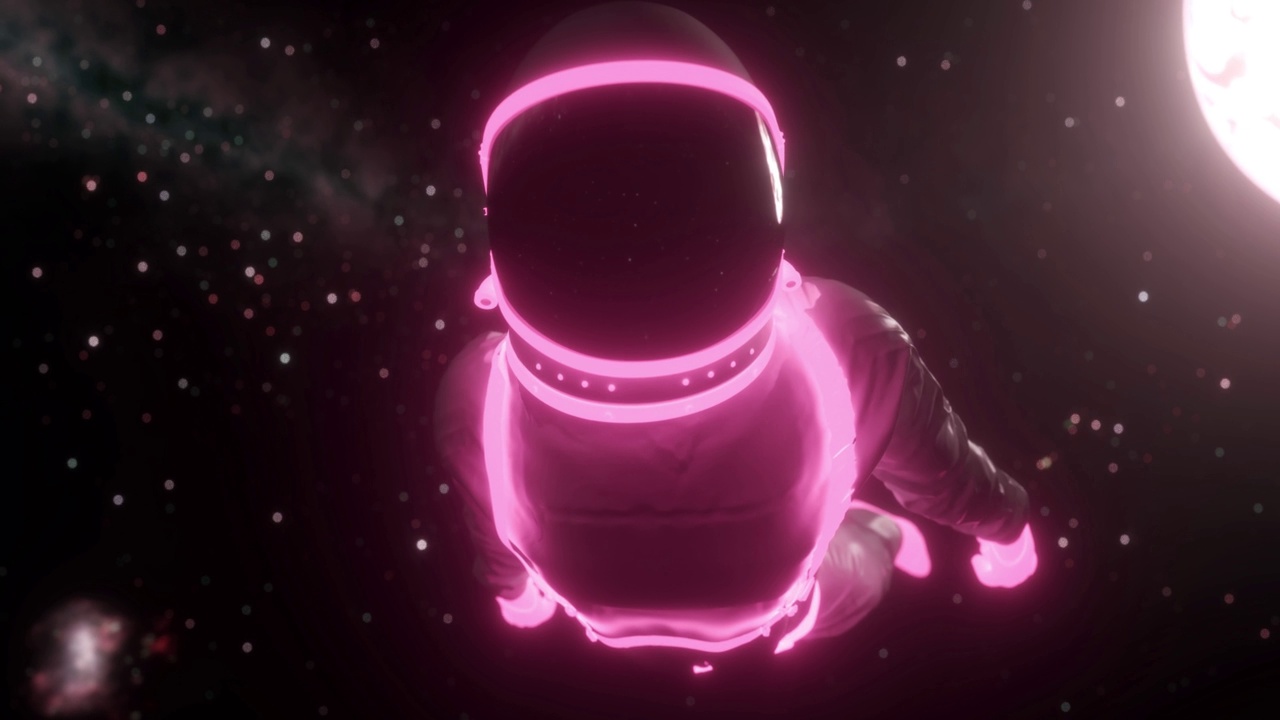 宇航员被闪烁的霓虹灯包围。宇航员在黑暗的太空中带着霓虹灯视频素材