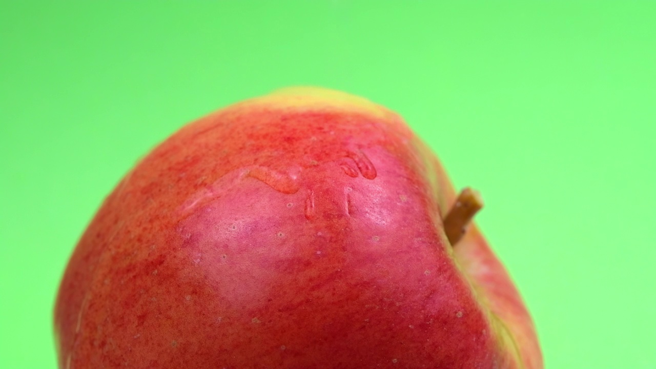 《苹果水的慢动作》视频素材