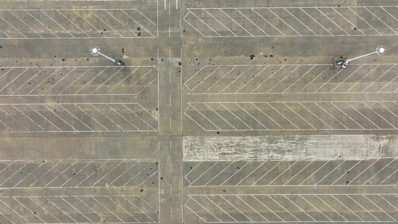 空停车场鸟瞰图视频下载