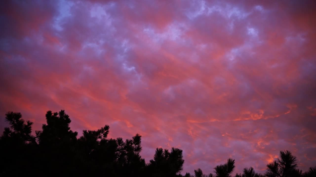 日落时的神奇天空视频素材