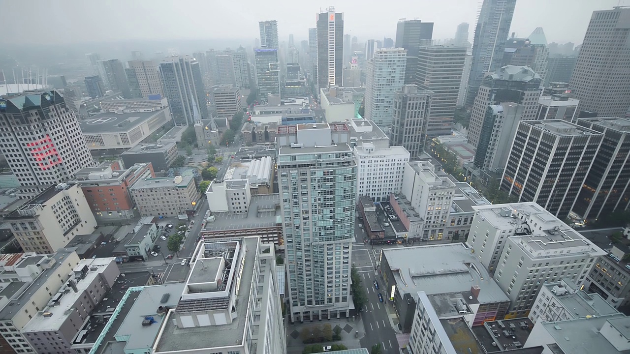加拿大不列颠哥伦比亚省，日落时的温哥华市中心空中轮廓视频素材