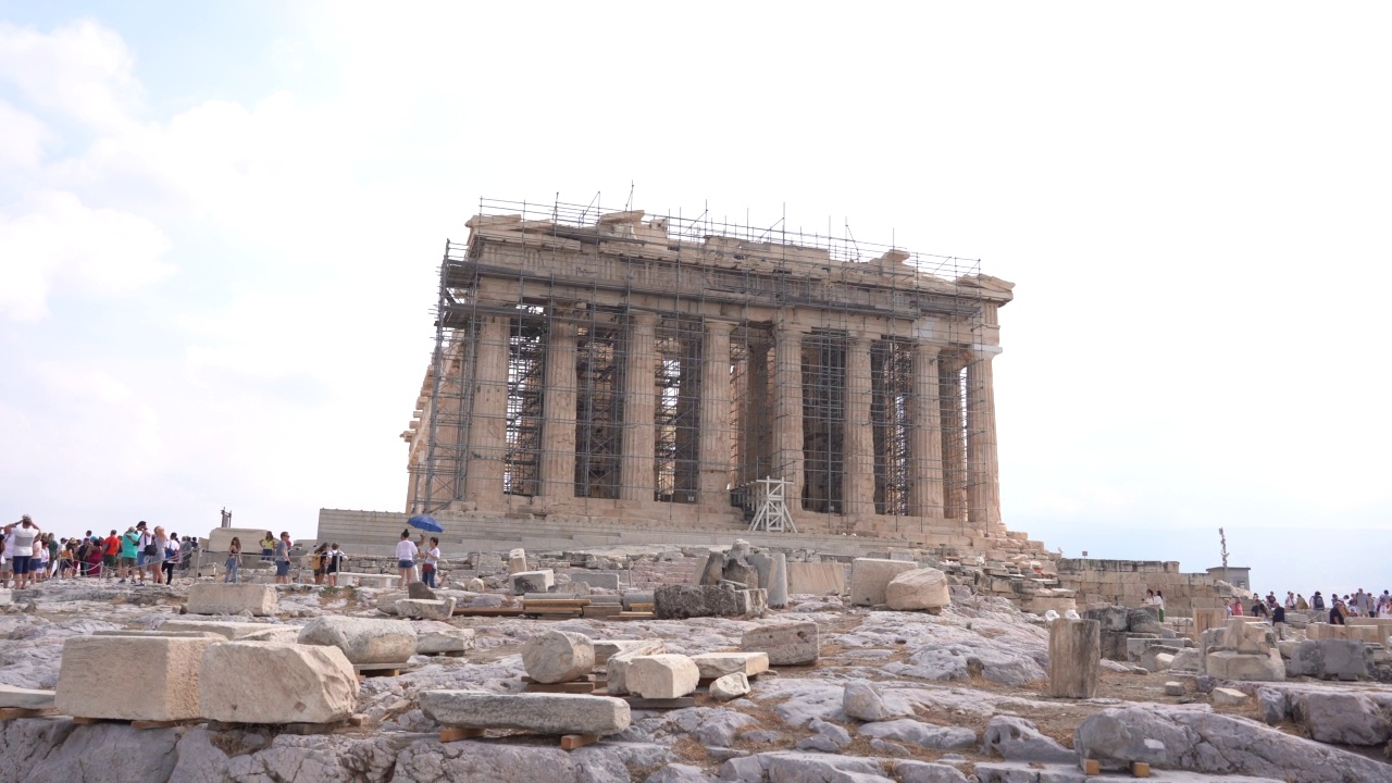希腊雅典卫城山上的帕台农神庙视频素材