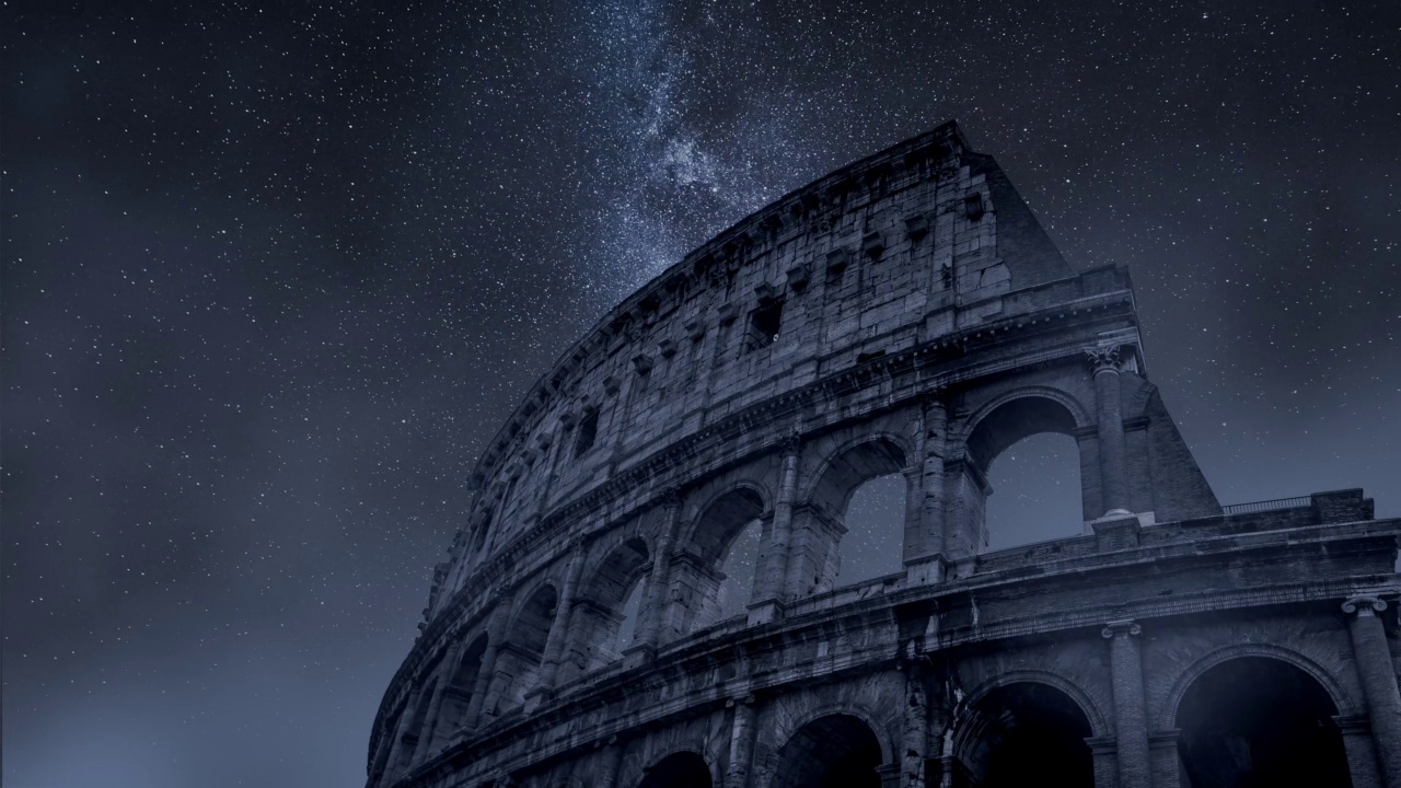 意大利罗马斗兽场上的银河和流星视频素材