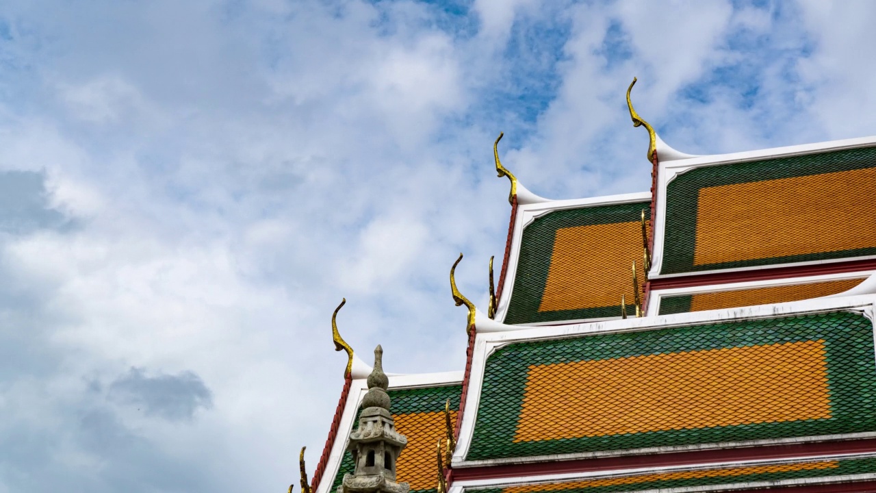 泰国曼谷Suthat Thepwararam寺屋顶视频素材