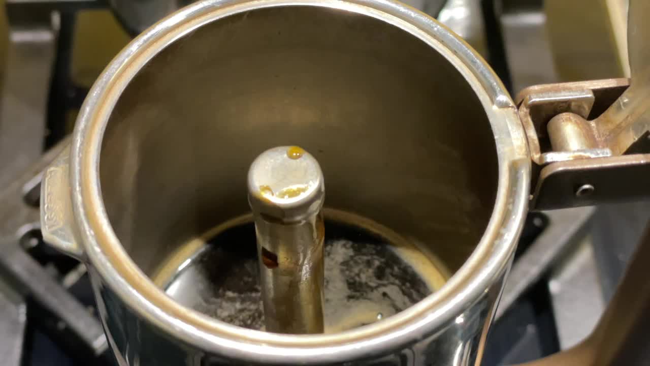 煮咖啡视频素材