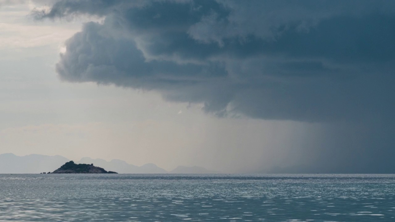 高崖银滩雷雨时间的变化视频素材