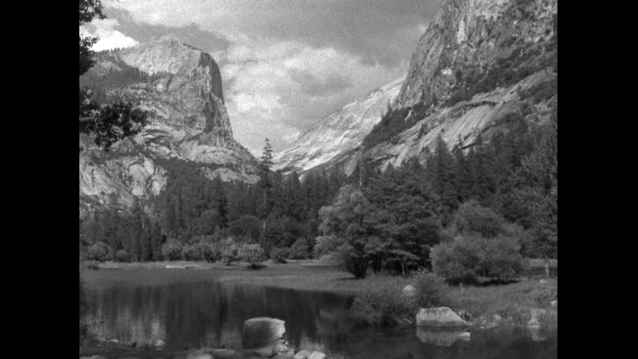 约塞米蒂国家公园的WS El Capitan和大教堂岩石;1962视频下载
