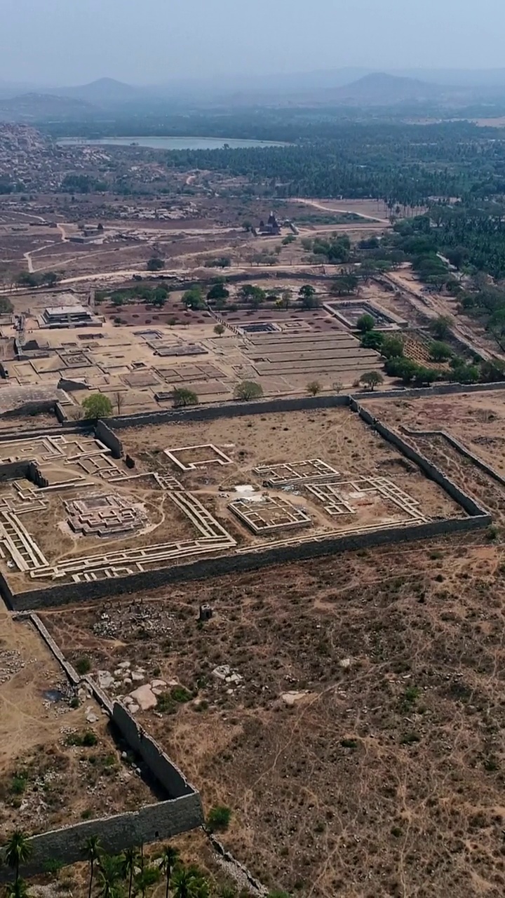 联合国教科文组织世界遗产地区汉比寺遗址航拍垂直视频视频下载