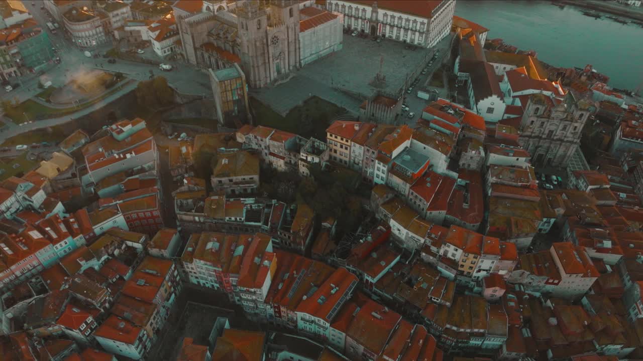 葡萄牙波尔图市和杜罗河的无人机视图视频素材