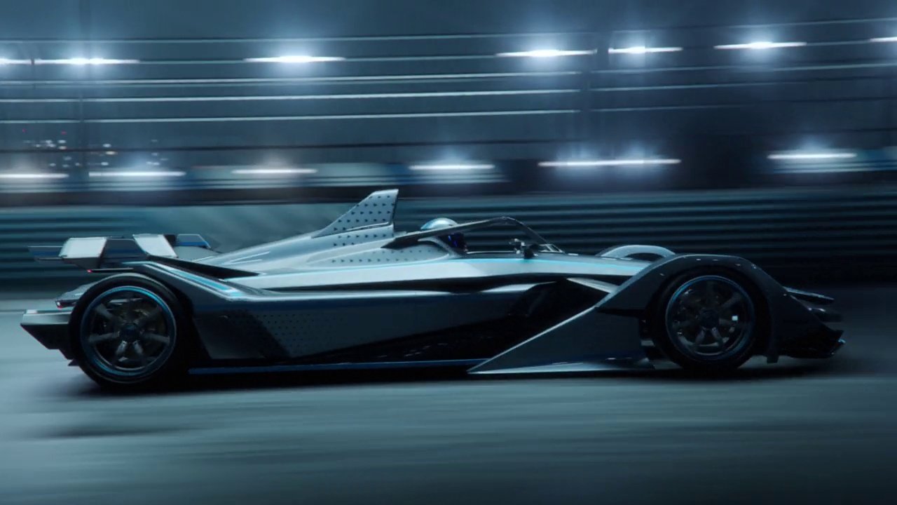 快速加速高性能电动赛车在夜间行驶在轨道上。视频下载