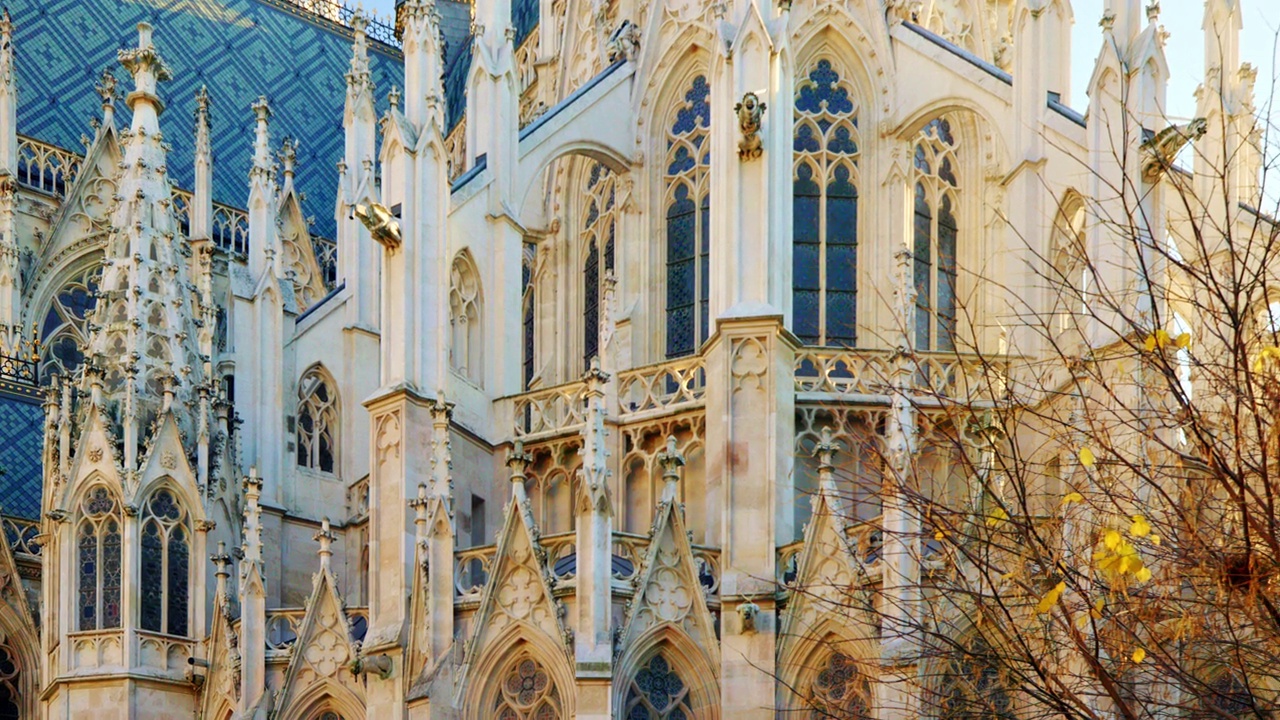 维也纳圣斯蒂芬大教堂(Stephansdom)的细节视频下载