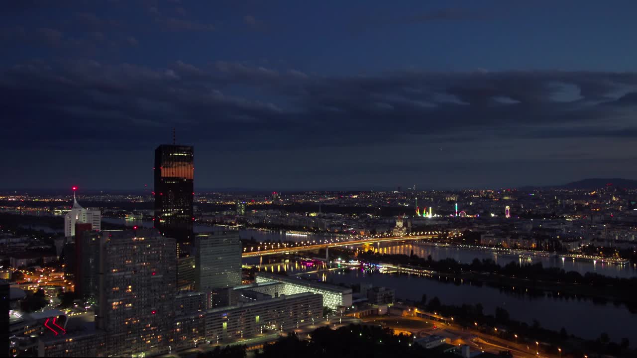 维也纳城市夜间鸟瞰图视频素材