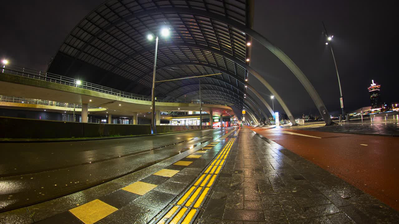阿姆斯特丹中央火车站夜雨延时4k视频下载