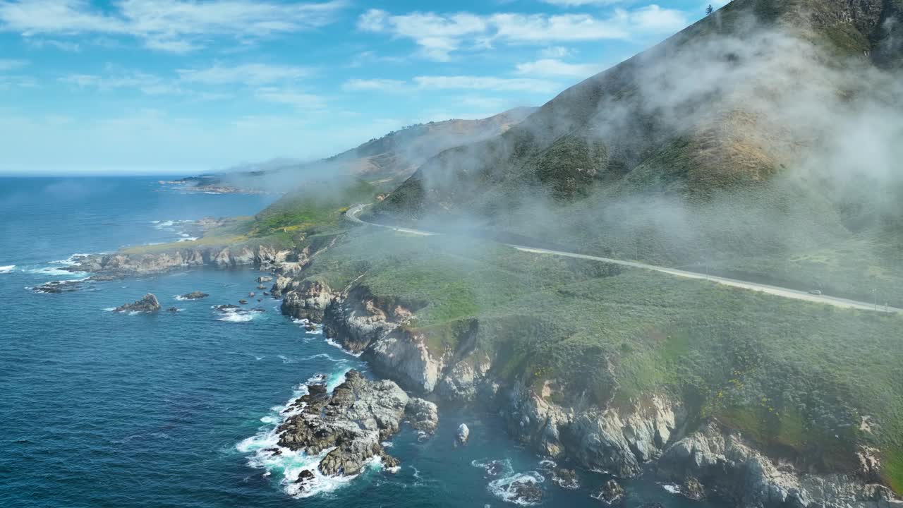 太平洋海岸公路和加利福尼亚海岸线的航拍图视频下载