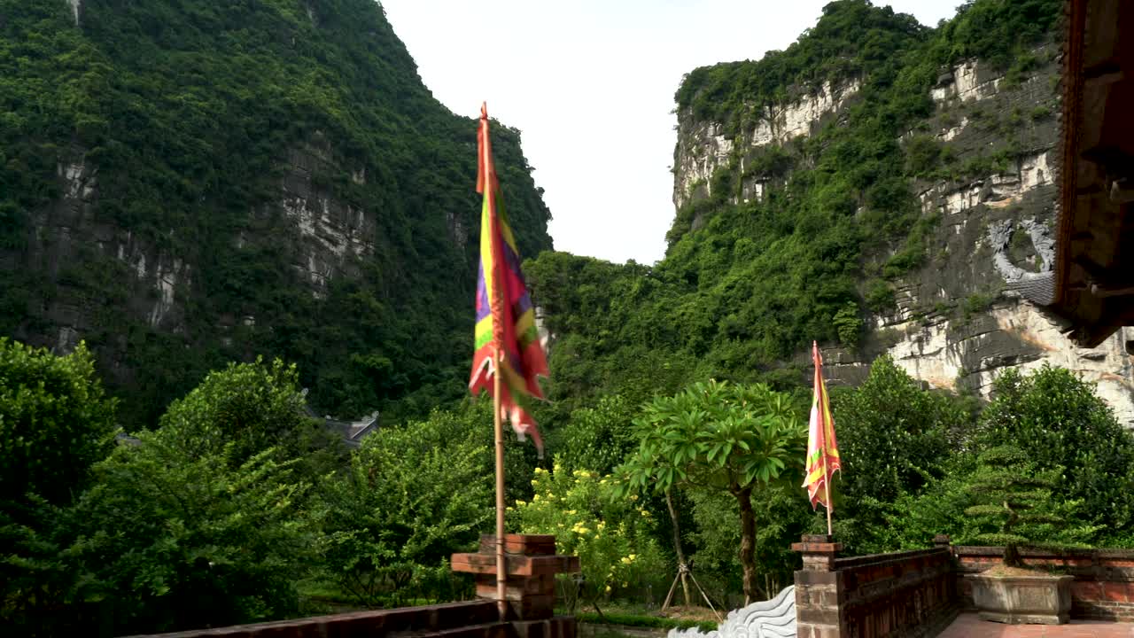 进入越南北部Trinh寺的华丽花园视频下载