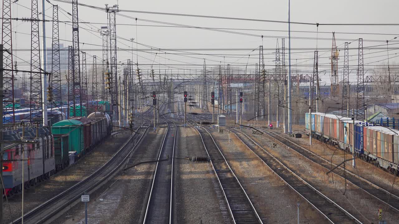 火车站、铁路轨道等基础设施视频下载
