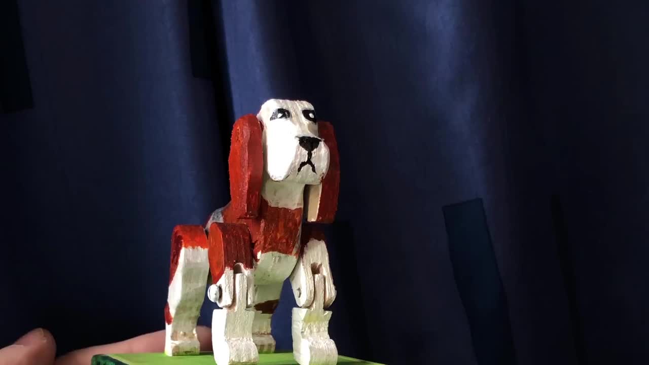 小猎犬猎犬做一个姿态自制玩具视频下载