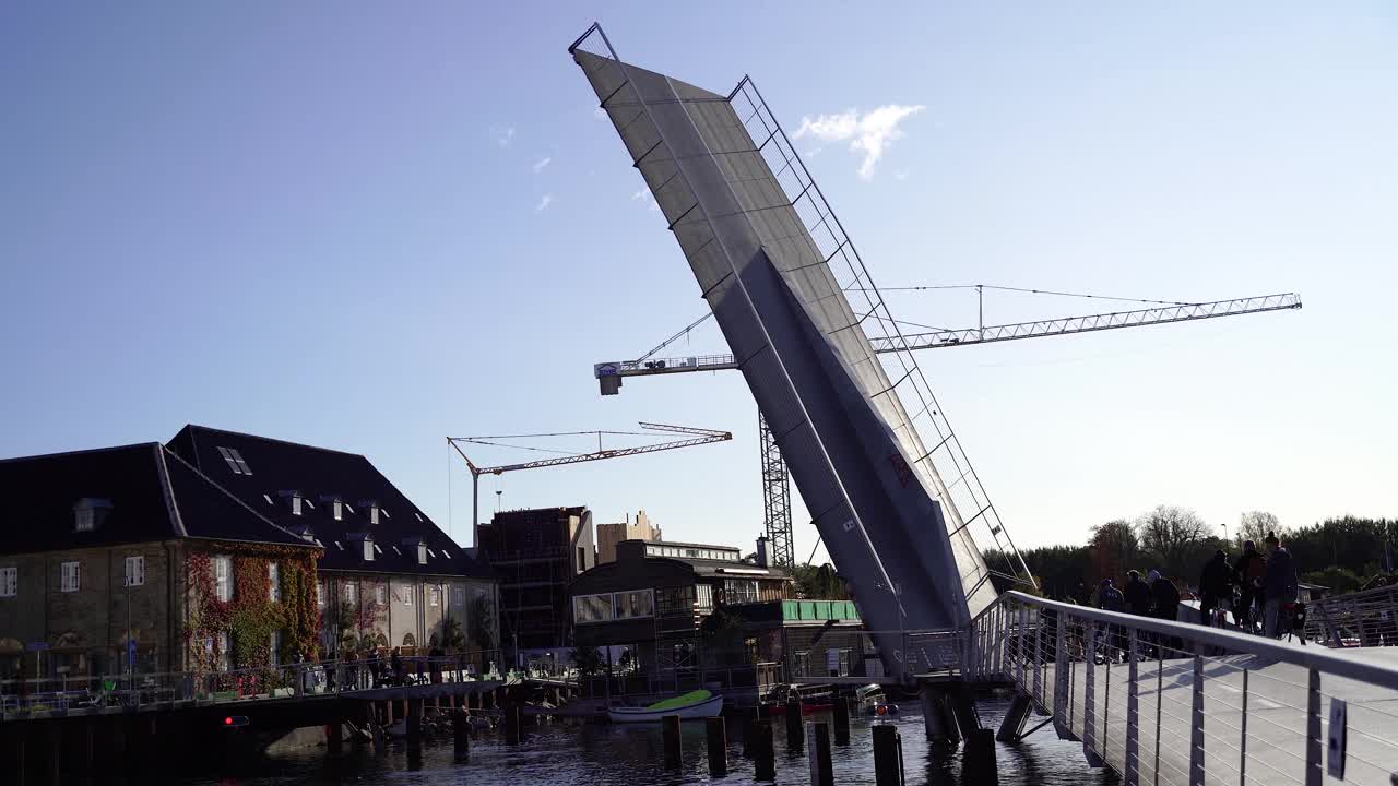 吊桥。间隔拍摄。丹麦。哥本哈根。视频下载