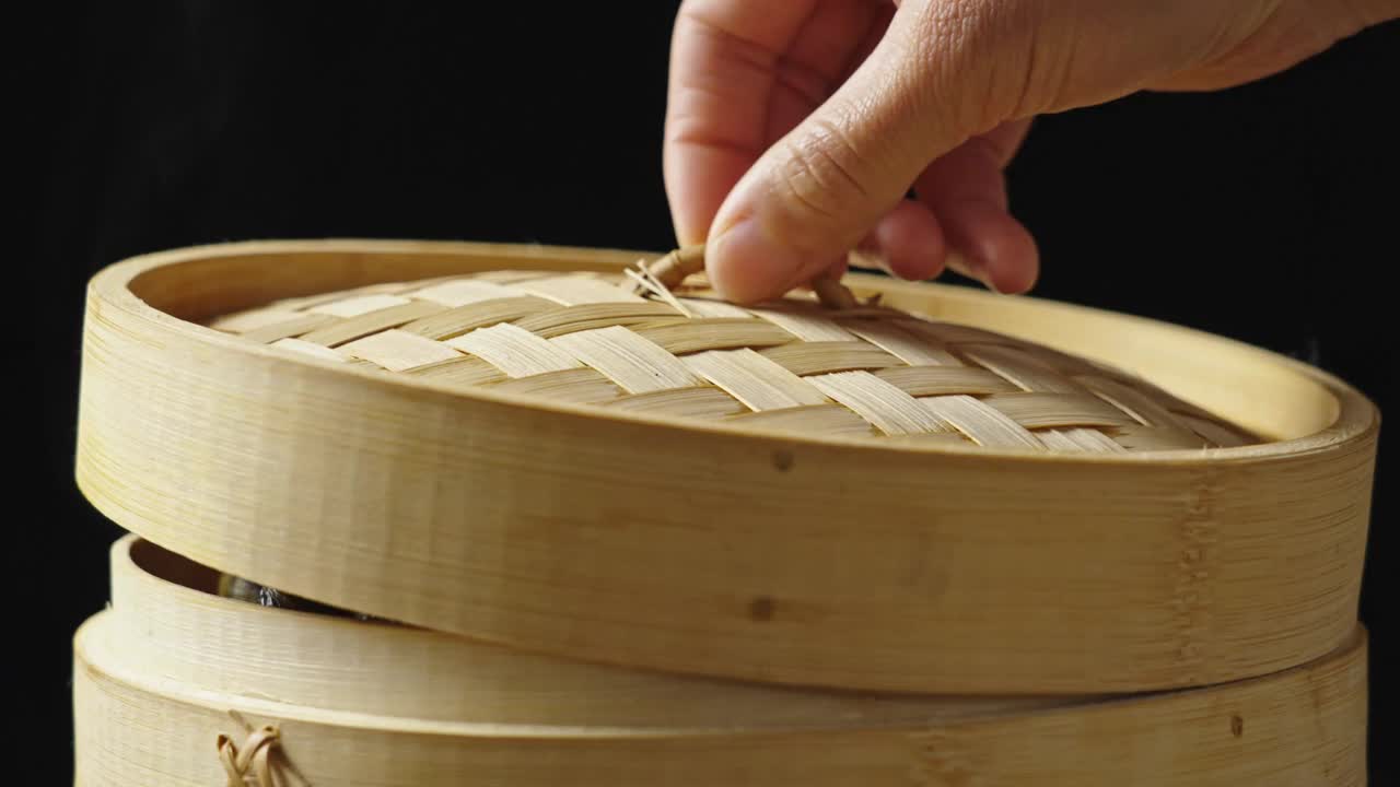 粽子。中国传统的端午节粽子视频下载